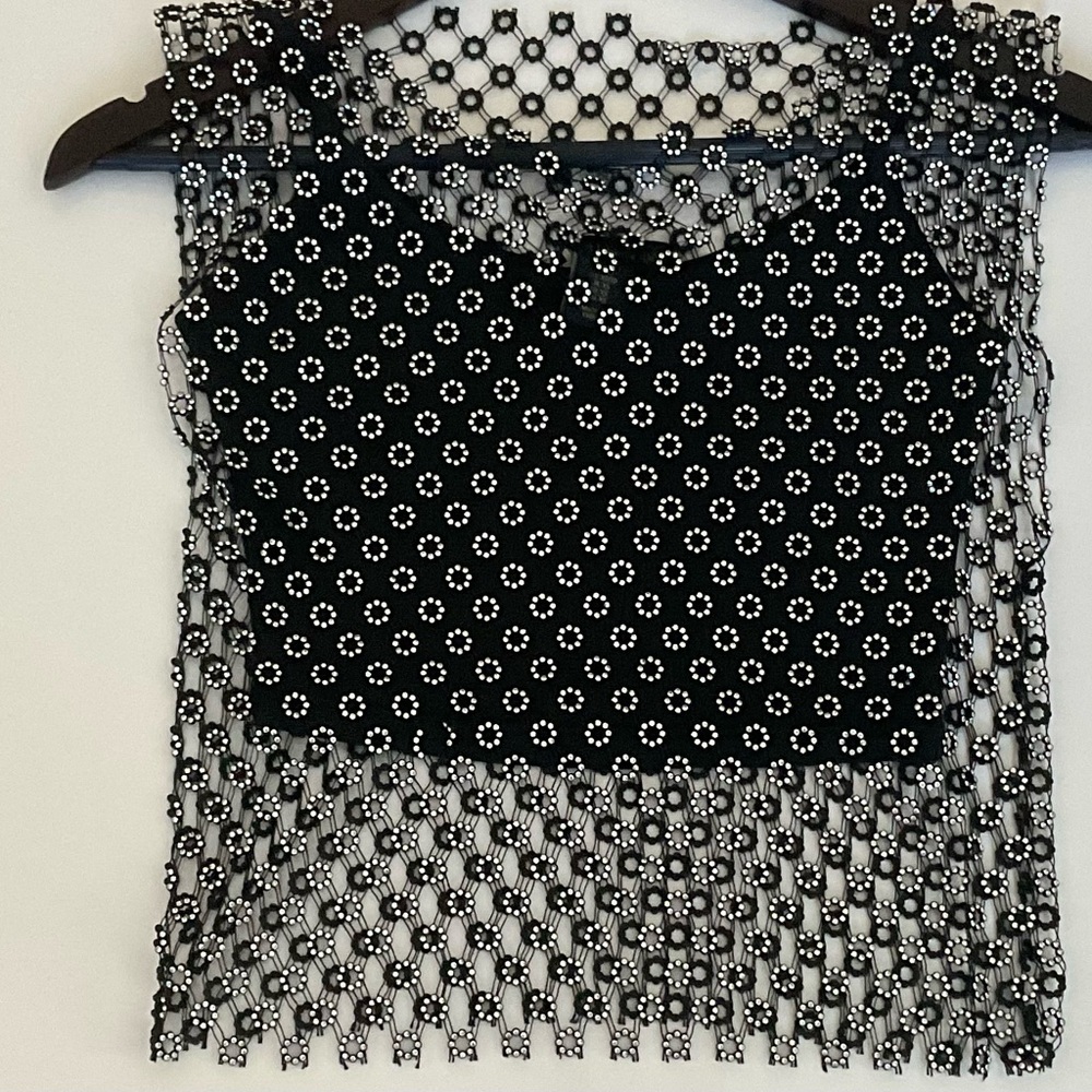 House of Harlow 1960 Black and White Patterned Crop Top